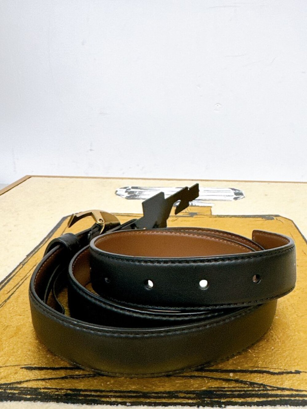 Coach F83960 Signature Buckle Belt 25Mm Brass/Black - Picture 4 of 6